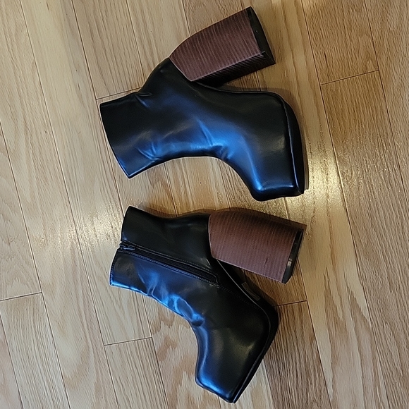 Nasty Gal Faux Leather Platform Ankle Bootie - Picture 2 of 15